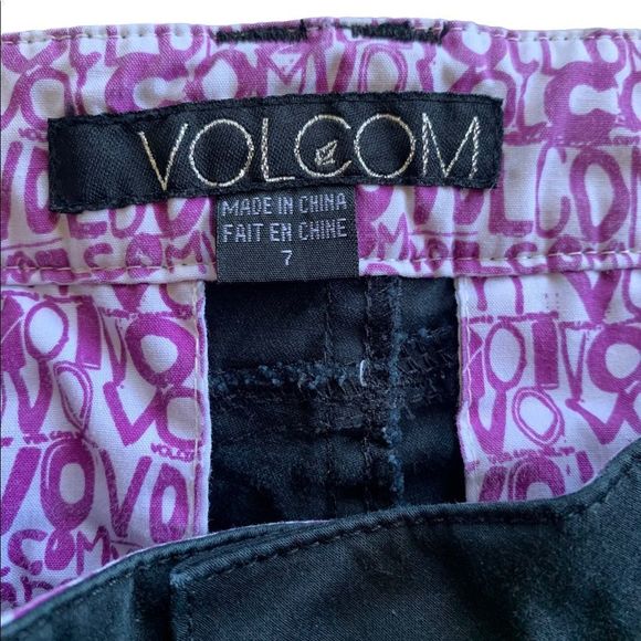 Black Volcom shorts size 7 - Picture 3 of 3